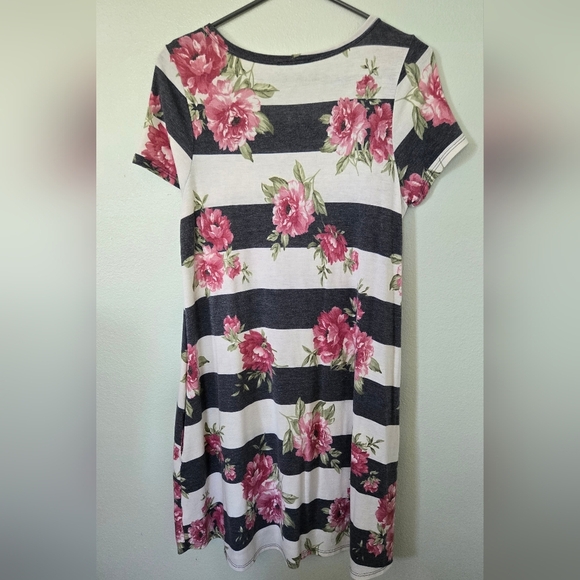 P.S. Kate Striped Floral T-shirt Dress Size Medium - Picture 2 of 6